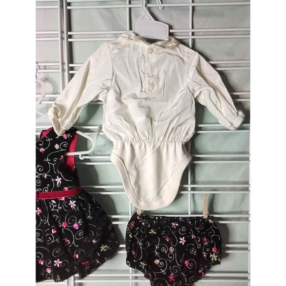 Infant 3-6 months Girls Velvet Dress With Embroidery - 3 Piece Set Vintage - Picture 8 of 9